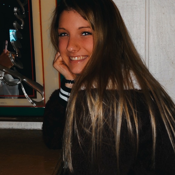 Meet your Posher, Haley - Picture 1 of 1